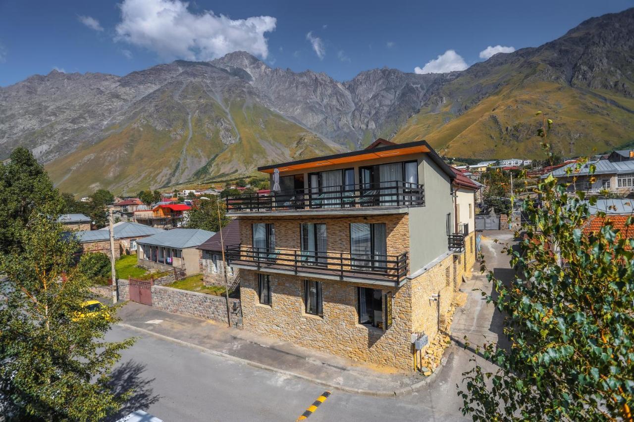 Hotel Inside Kazbegi Exteriör bild