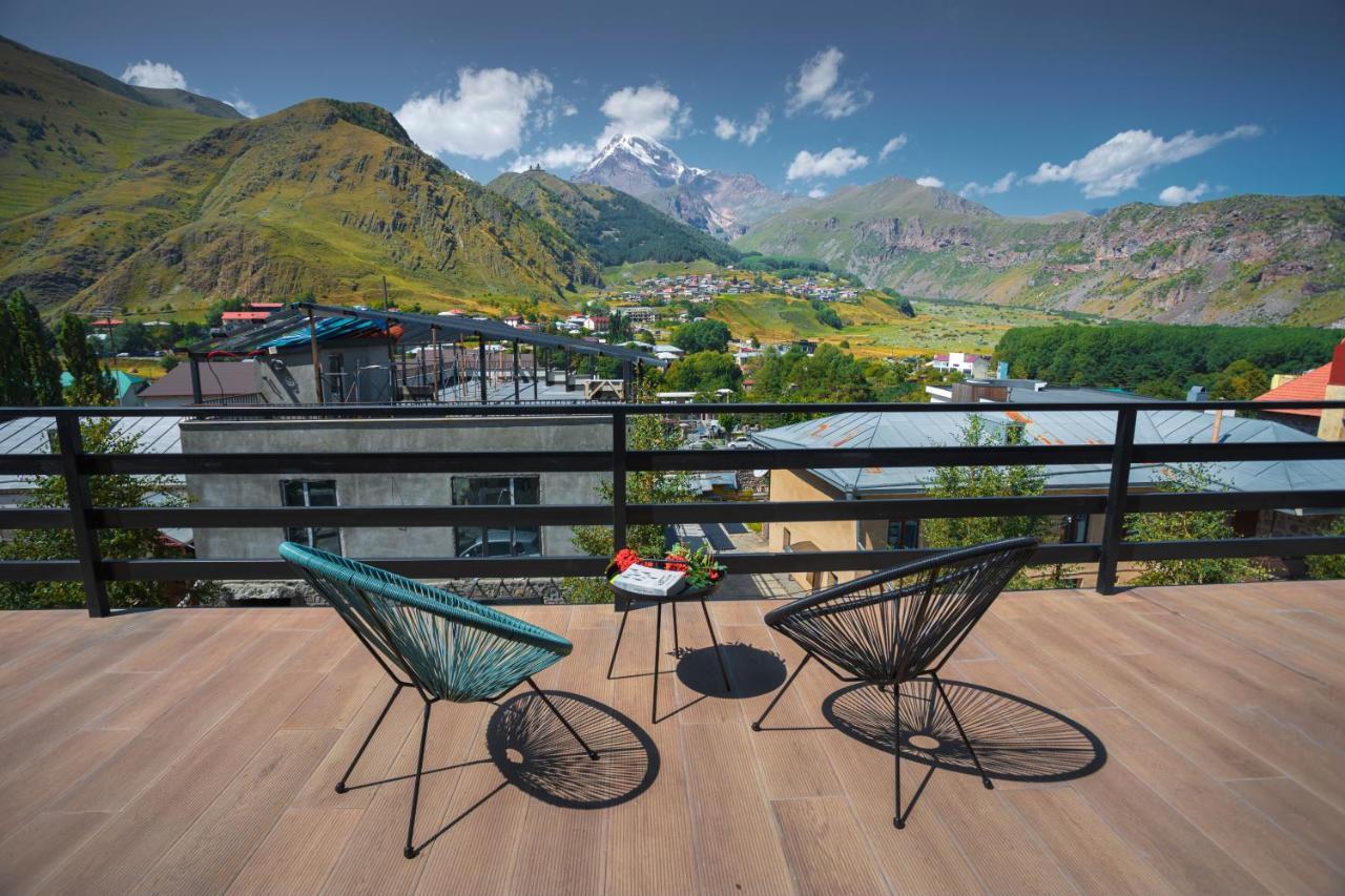 Hotel Inside Kazbegi Exteriör bild