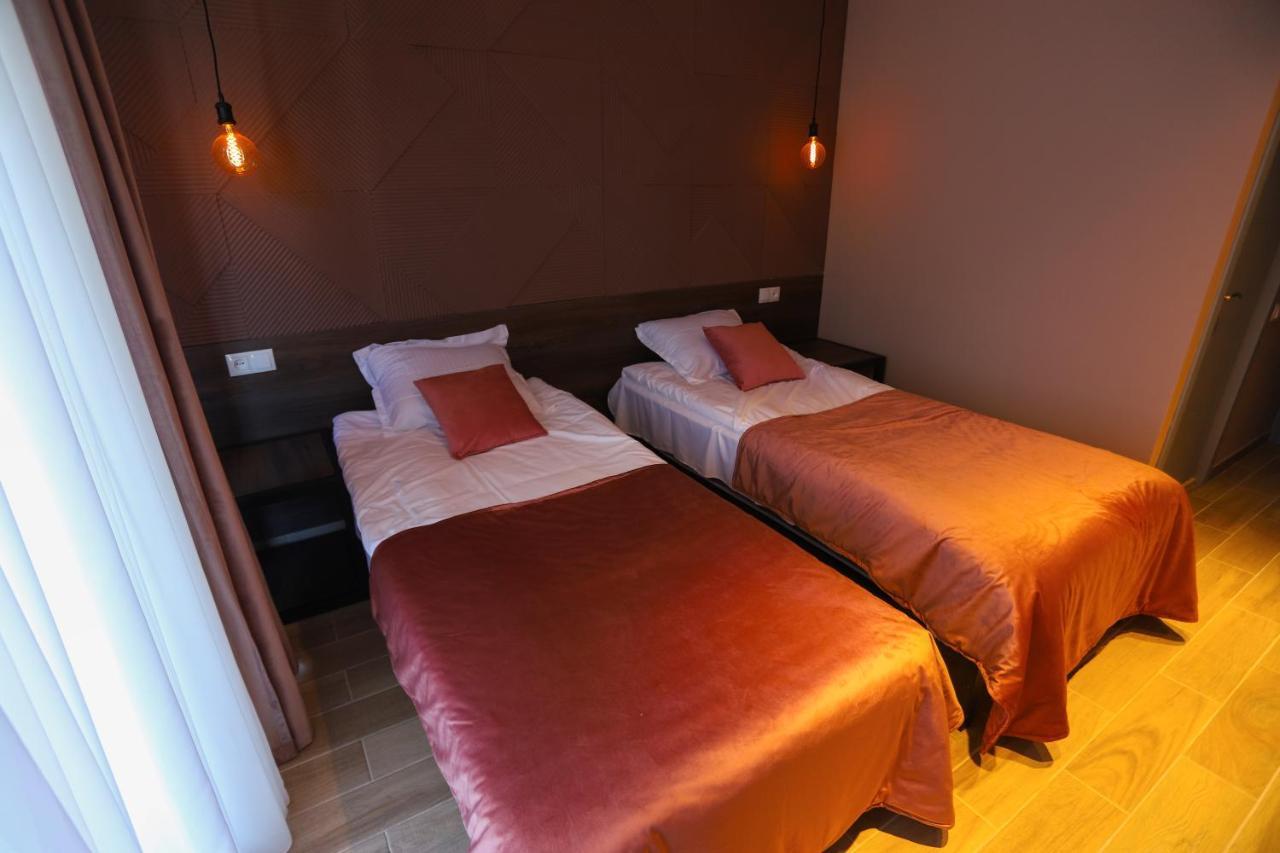 Hotel Inside Kazbegi Exteriör bild
