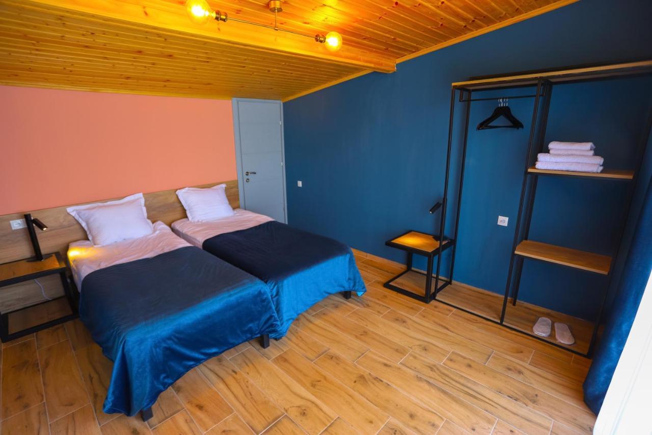 Hotel Inside Kazbegi Exteriör bild