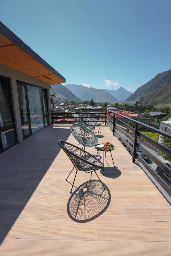 Hotel Inside Kazbegi Exteriör bild