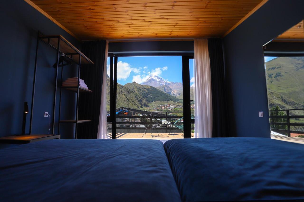 Hotel Inside Kazbegi Exteriör bild